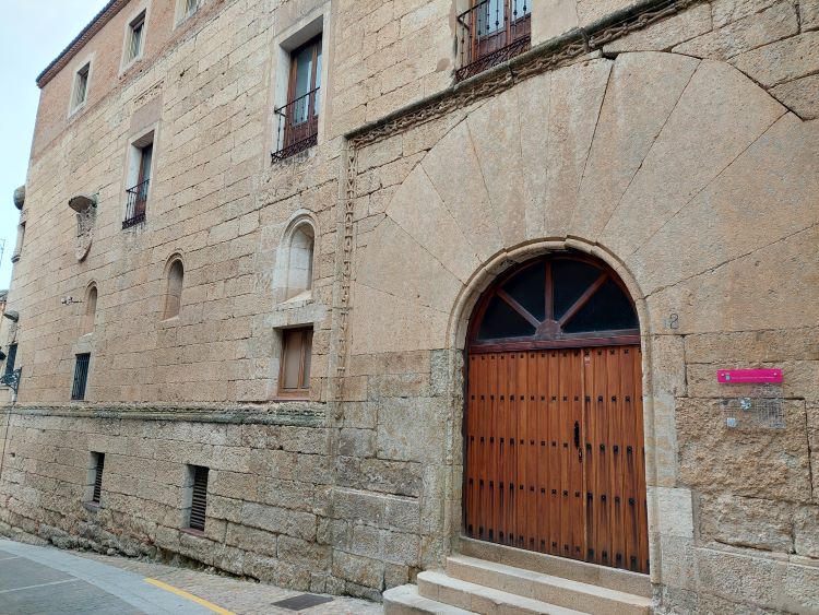 Casa de la Cadena, portada