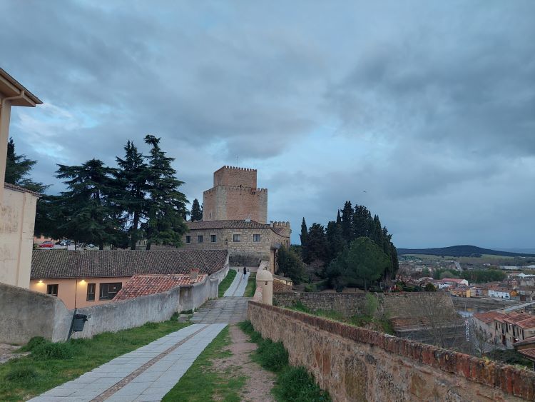 Castillo, paseo de ronda