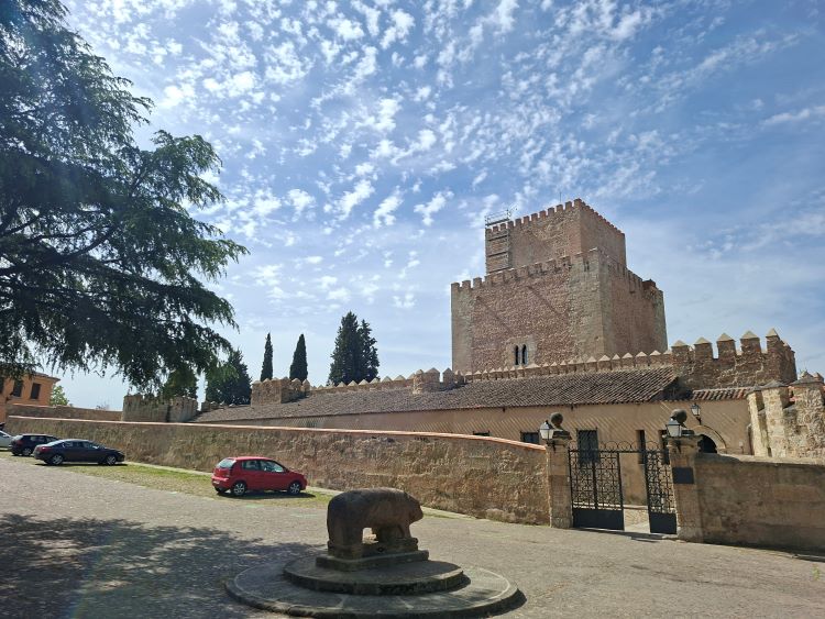 Castillo y verraco