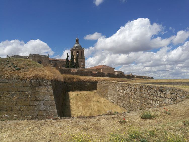 Fortificación fosos catedral
