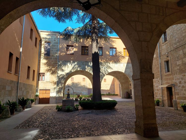 Palacio Episcopal patio