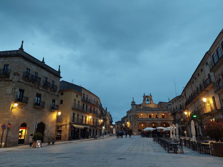 Plaza Mayor de noche Qué ver en Ciudad Rodrigo. Plaza Mayor de noche