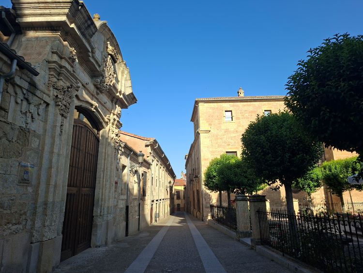 Portada Cuartel del Artilleria, plaza Cristóbal de Castillejo