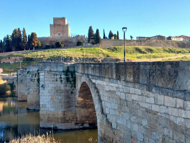 Puente Mayor y Castillo