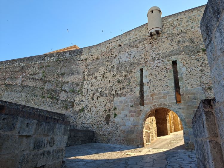 Puerta de la Colada, exterior